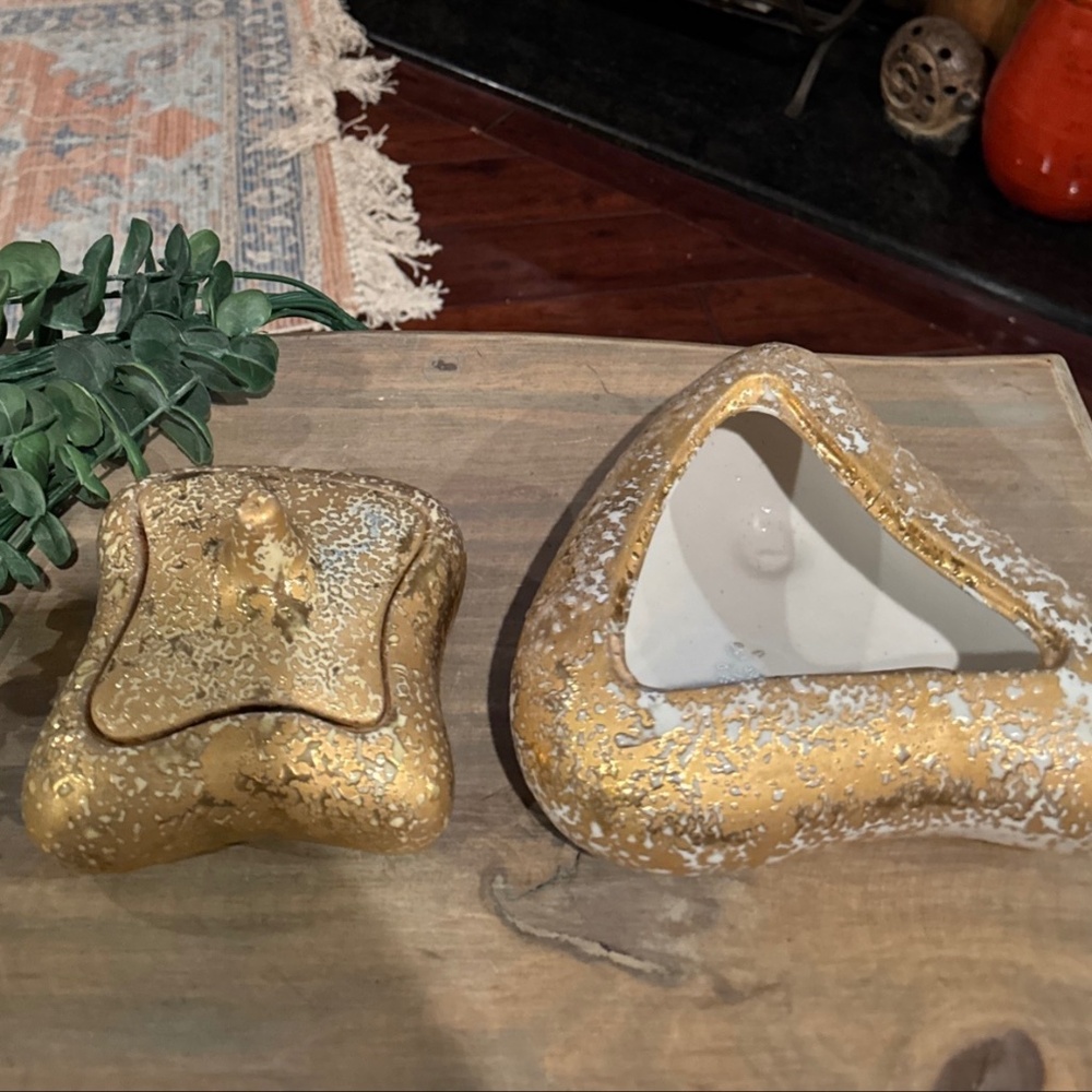 Le Mieux China 24K Gold Hand Painted Lidded Trinket/Jewelry Box. LRG Box No Lid